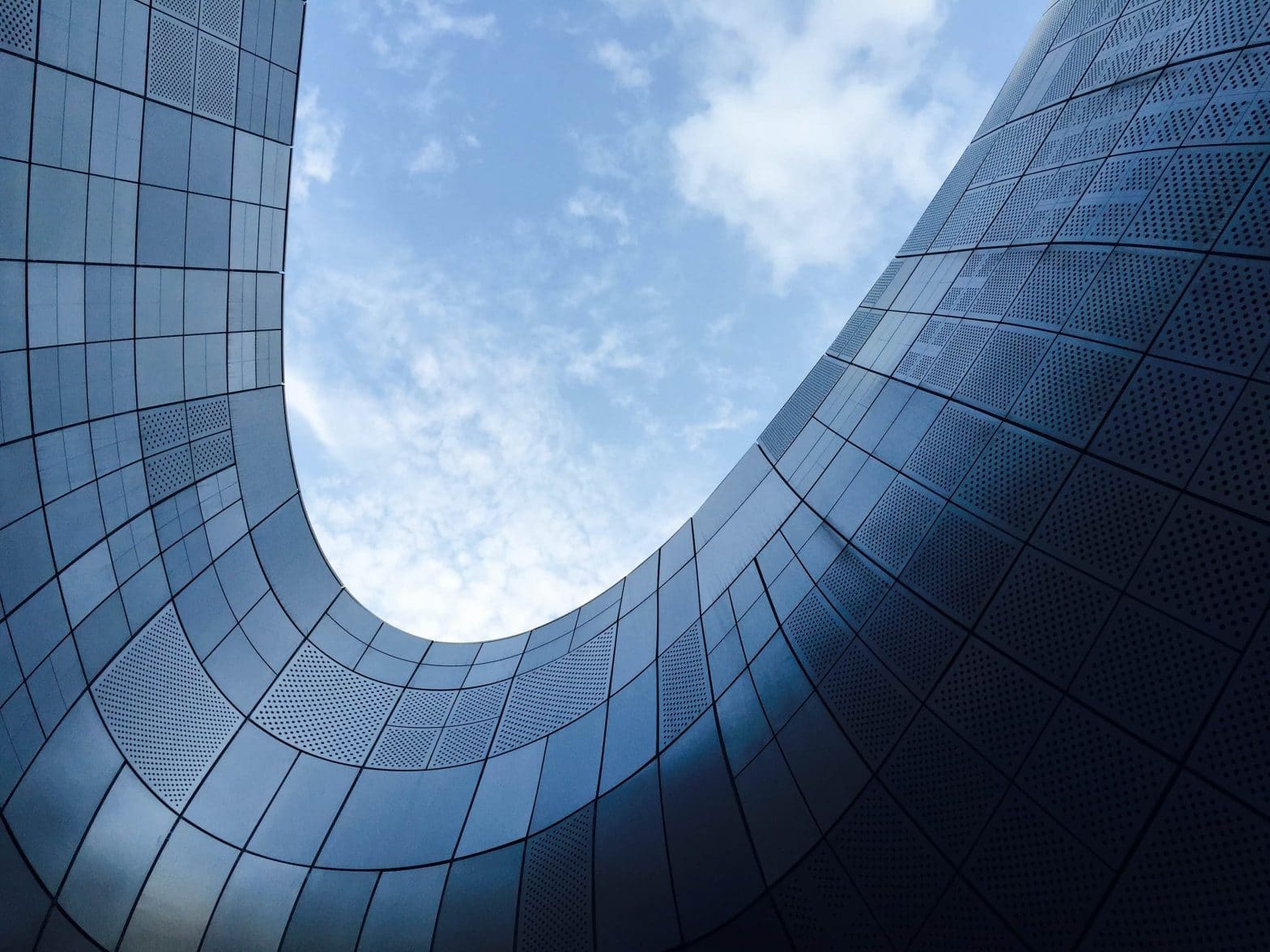 Sector coupling: How to regulate convergence?